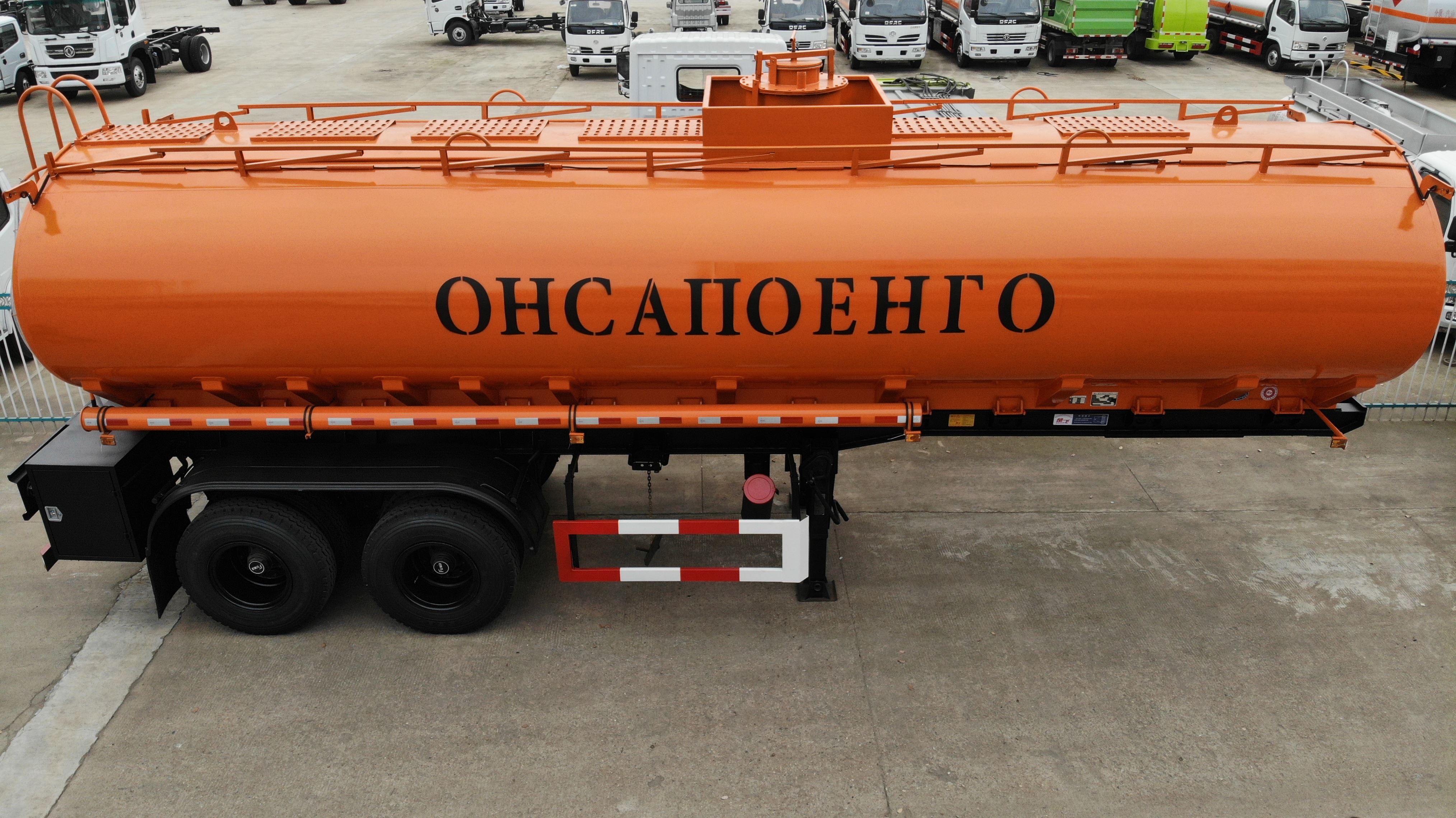 10臺外貿(mào)出口運油半掛車，10臺?；饭捃嚢l(fā)車交付客戶